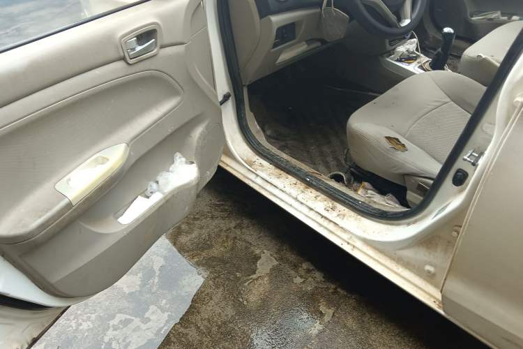 Used CHANGAN Alsvin V3 2015 1.4L Manual Warm-Hearted Model China V Standard Driver Seat