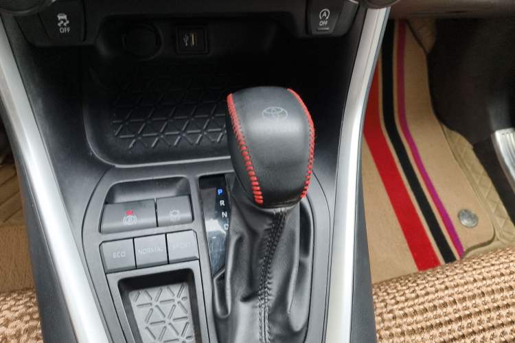 Used Toyota Wildlander 2024 2.0L CVT Two-Wheel Drive Leading Edition Gear Lever