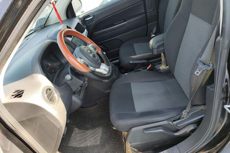 Used Jeep Compass 2015 2.0L two-wheel drive sport version