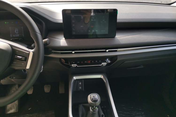 Used Wuling Jiachen 2022 1.5L Manual Comfort Edition
