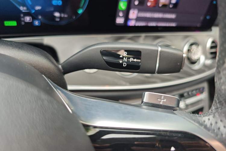 Used Mercedes-Benz E-Class New Energy 2022 E 350 e L Plug-in Hybrid Sports Sedan Gear Lever