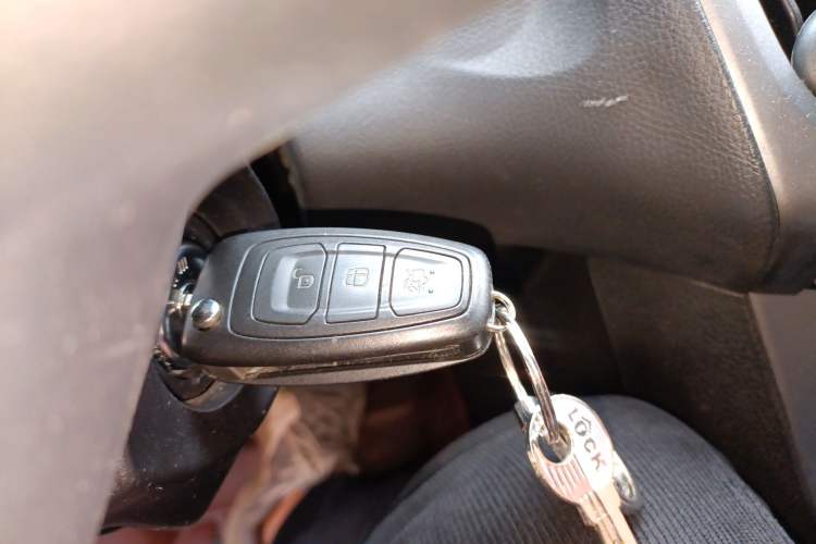 Used Ford Focus 2012 Sedan 1.6L Automatic Fashion Edition Vehicle Key