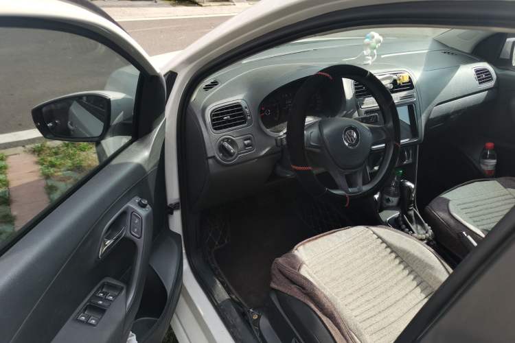 Used Volkswagen Polo 2016 1.4L Automatic Trendy Model
