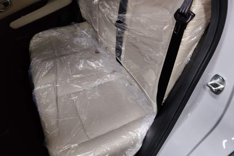 Used Wuling Bingo PLUS 2024 330 km Range Five-Seater Version
