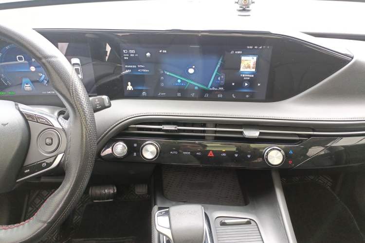 Used Dongfeng Aeolus Huge 2022 Mach Dual-Motor 1.5T MHD Dare-to-Dream Edition