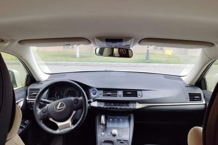 Used Lexus CT 2014 CT200h Elite Edition Monochrome Headliner