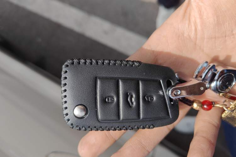 Used Volkswagen Tharu 2023 300TSI Two-Wheel-Drive Full Moon Edition
