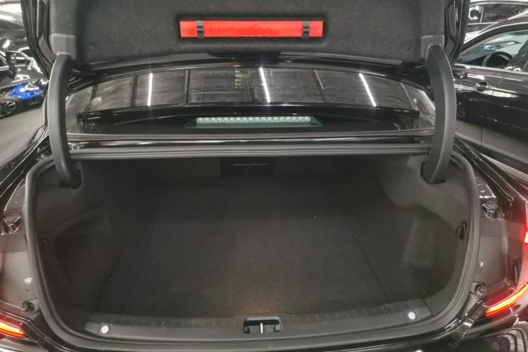 Used Volvo S90 New Energy 2024 Plug-in Hybrid Four-Wheel Drive Long-Range Zhiyi Luxury Edition