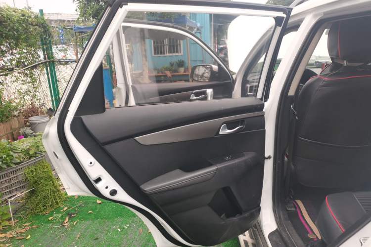 Used Kia Sportage R 2019 2.0L Automatic Smart Luxury Edition Interior 8