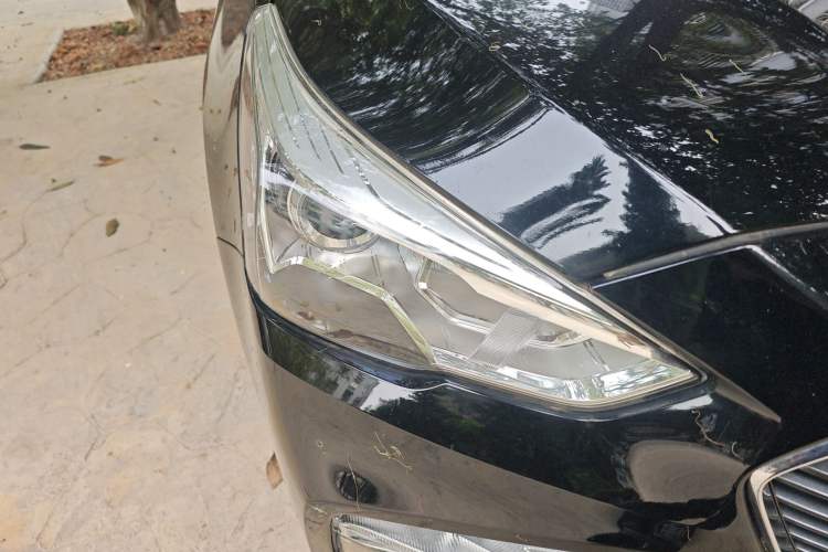 Used Haval M6 2017 1.5T Automatic Two-Wheel Drive Urban Model Right Front Headlight