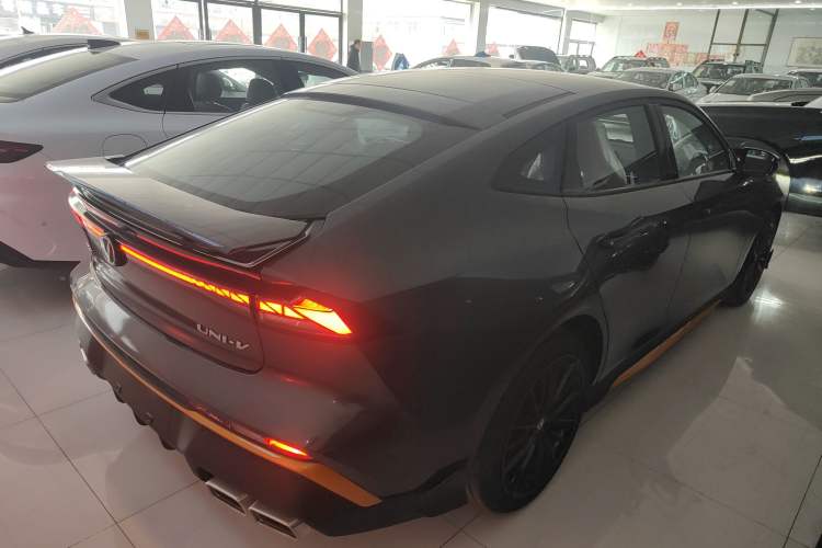 Used Changan UNI-V 2024 1.5T Prestige Sport Edition