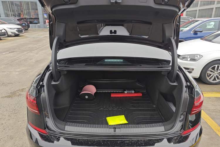 Used Volkswagen Passat 2025 Outstanding Model 380TSI Starry Dragon Edition Trunk