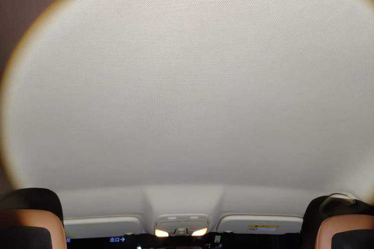 Used Soueast DX7 2015 1.5T Automatic Elite Model Headliner