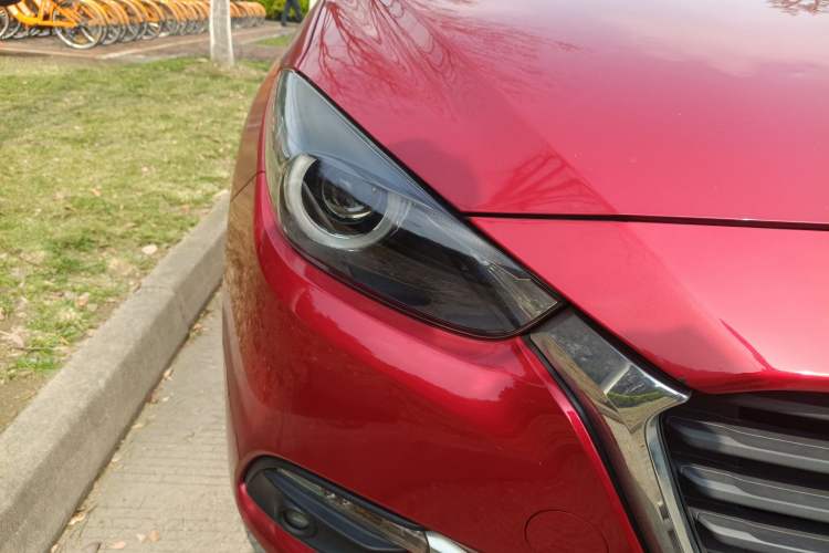 Used Mazda 3 Axela 2017 Sedan 1.5L Automatic Luxury Model Emission Standard China V
