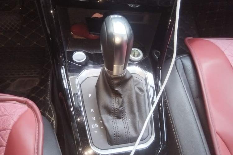 Used Volkswagen T-ROC 2020 280TSI DSG Two-Wheel Drive Comfort Version Gear Lever