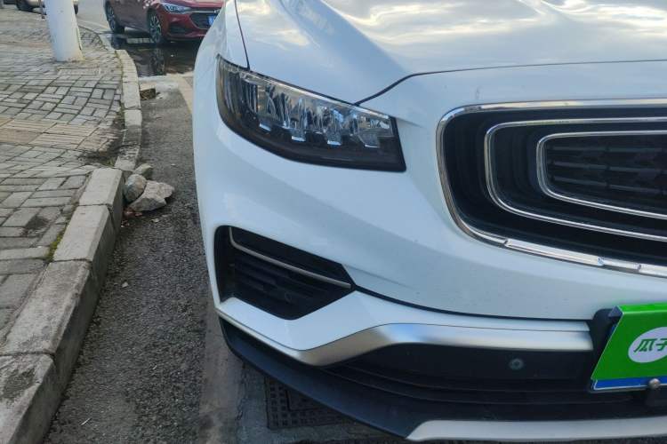 Used Geely Auto Emgrand X7 Sport 2020 1.8TD DCT ZhiZun PRO Right Front Headlight