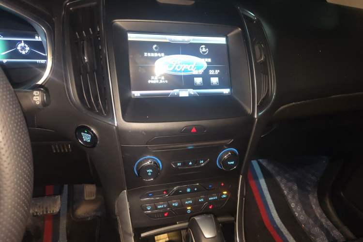 Used Ford Edge 2015 2.0T GTDi 4x4 High-Grade Model