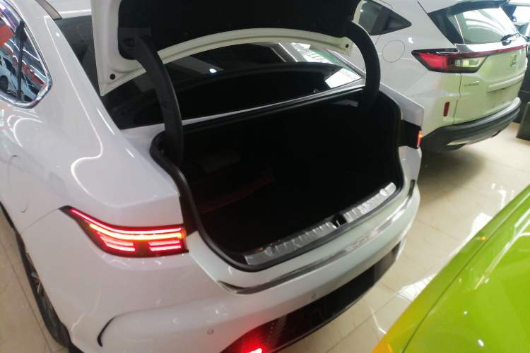 Used BYD Destroyer 05 2024 HONOR Edition DM-i 55KM Luxury Model Trunk