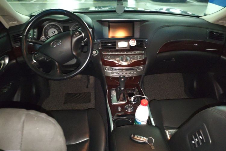 Used Infiniti Q70 2013 Q70L 2.5L Comfort Edition Center Console