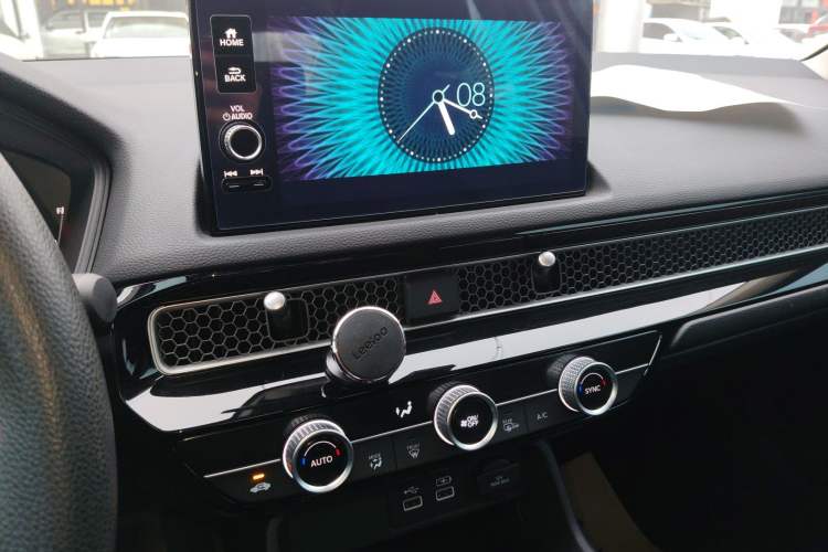 Used Honda Civic 2022 240TURBO CVT Dynamic Edition Audio And AC Panel