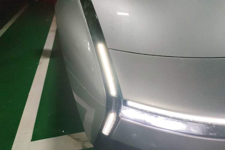 Used XPeng P7 2025 Model—750 All-Wheel-Drive High-Performance Ultra