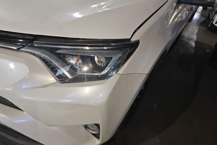Used Toyota RAV4 2019 2.0L CVT Two-Wheel Drive ZhiShang Version China VI Standard
