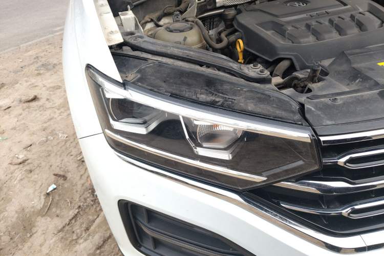 Used Volkswagen Tayron 2020 330TSI Two-Wheel Drive Luxury Smart Connectivity Version Right Front Headlight