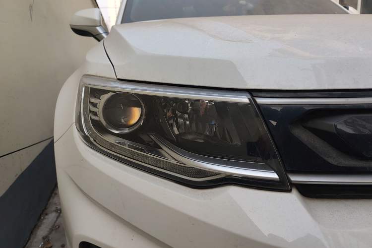 Used CHANGAN CS35PLUS 2019 1.6L Manual E-Link Upgrade Edition Right Front Headlight