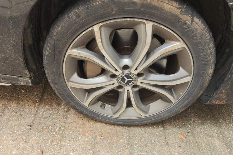 Used Mercedes-Benz E-Class 2020 Restyled E 300 L Sporty and Stylish Edition Right Front Wheel Hub