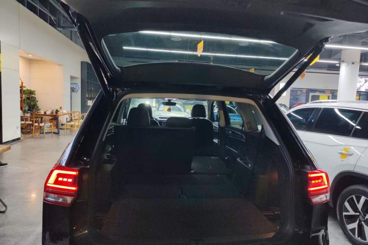 Used Volkswagen Teramont 2019 330TSI Two-Wheel-Drive Luxury Edition China VI Standard
