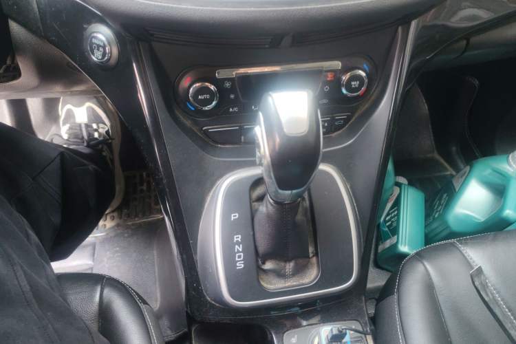 Used Ford Kuga 2013 2.0L GTDi Four-Wheel-Drive Sport Model
