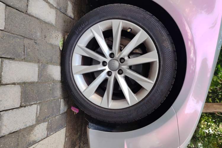 Used Audi A7 2017 35 TFSI Fashion Model Right Front Wheel Hub