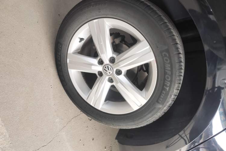 Used Volkswagen Lavida 2017 1.6L Manual Fashion Edition
