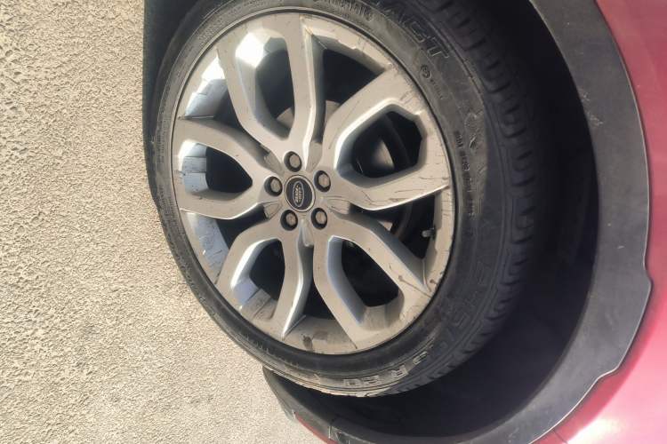 Used Land Rover Range Evoque 2013 2.0T 5-Door Ignite Edition Right Front Wheel Hub