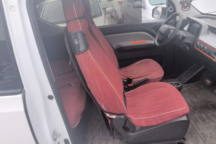 Used Wuling Hongguang MINIEV 2022 Macaron Fashion Model Lithium Iron Phosphate
