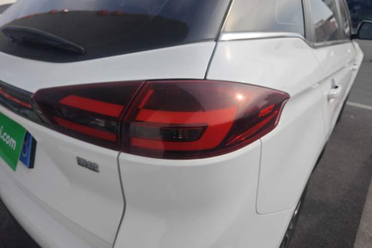 Used Geely Auto Emgrand X7 Sport 2020 1.8TD DCT Two-Wheel Drive Smart Connect 4G-Enabled Version