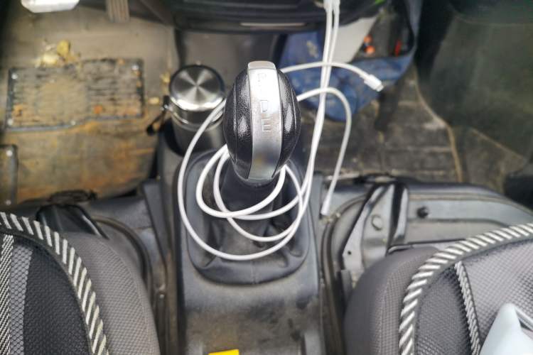 Used CHANGAN KAICHENG Ruixing EM60 2022 All-Electric Van 4498 mm Long Flat Roof Double-Swing Doors 2 Seats 60 kW 41.86 kWh
