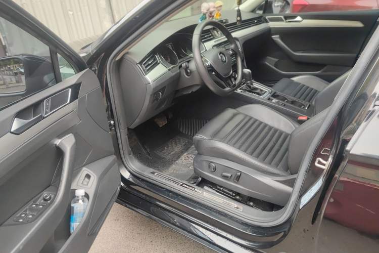 Used Volkswagen Magotan 2019 330TSI DSG Leading Edition China V Standard
