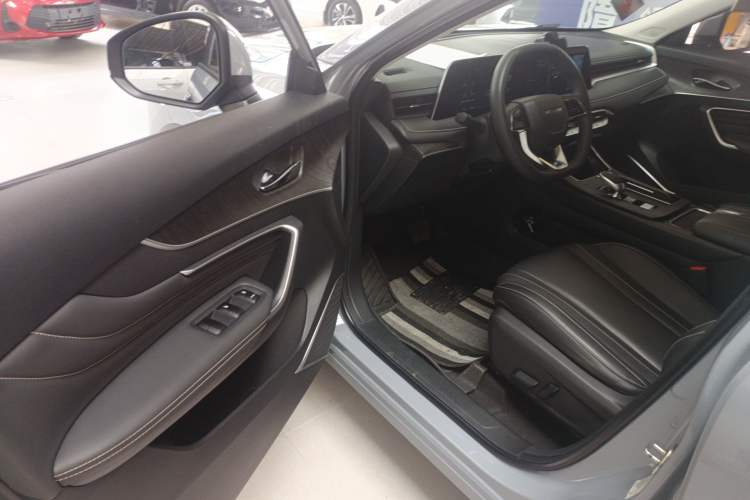 Used Venucia V 2023 260T Idol Edition Pro Driver Seat