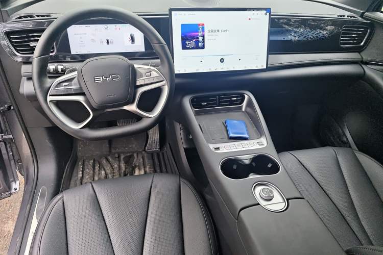 Used BYD Sealion 06 New Energy 2025 Model EV 605 Navigation Plus Edition Center Console