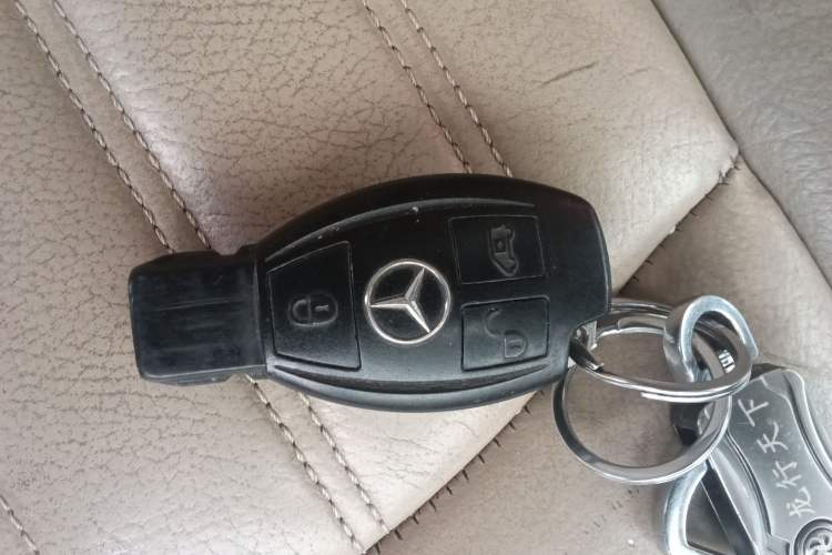 Used Mercedes-Benz Viano 2010 2.5L Prestige Edition
