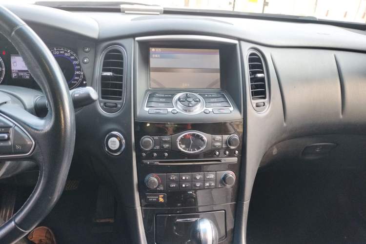 Used Infiniti QX50 2015 2.5L Comfort Edition
