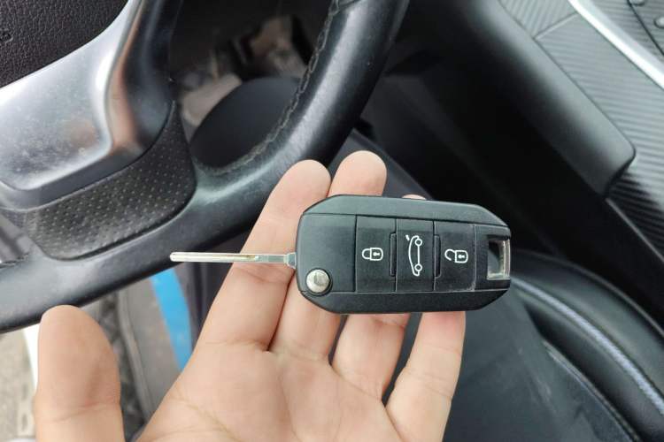 Used Peugeot 3008 2015 1.6THP Automatic Prestige Edition Vehicle Key