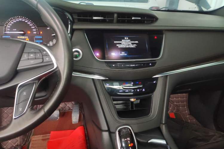 Used Cadillac XT5 2018 28E Four-Wheel Drive Tech Version Audio And AC Panel