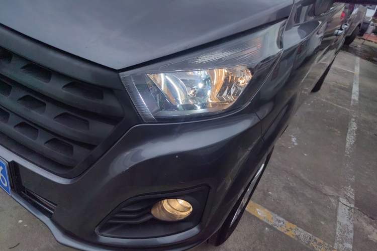 Used Jinbei Gold Hiace 2021 1.5L Passenger Van Travel Lion 6-Seater