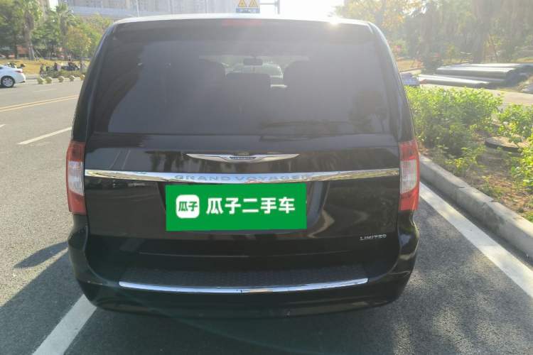 Used Chrysler Grand Voyager 2013 3.6L Luxury Edition Exterior 4