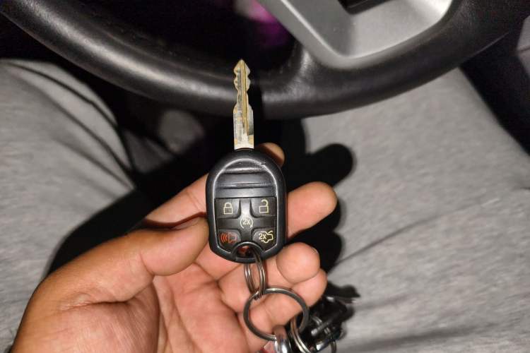 Used Ford Explorer 2013 3.5L Deluxe Model Vehicle Key