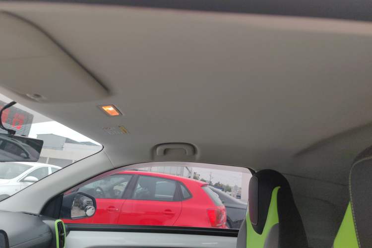 Used Roewe Clever 2021 302 km New Four-Seater Super-Efficient Version
