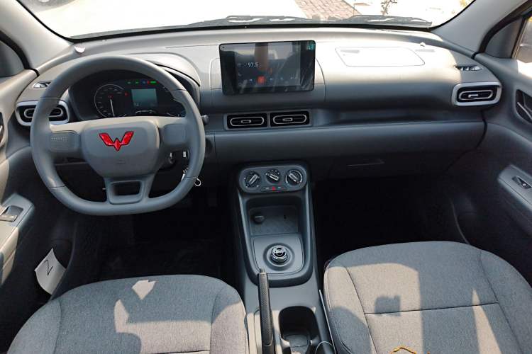 Used Wuling Hongguang New Energy 2024 All-Electric Model 300KM Standard Version
