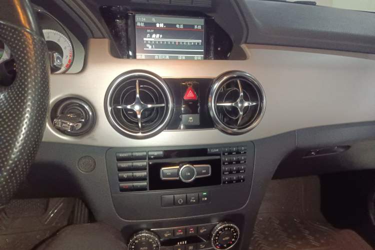 Used Mercedes-Benz GLK-Class 2014 GLK 200 Standard Model Audio And AC Panel
